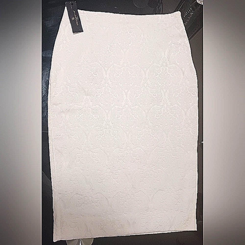 SALE❤️‍🔥WORTHINGTON Damask Print White Pencil Skirt w/ Side Slit & Gold Zipper